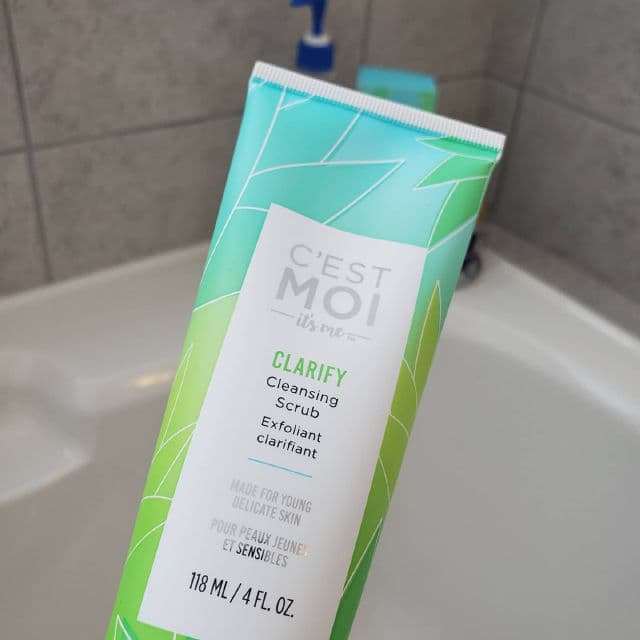 C'est Moi Clarify Cleansing Scrub review photo by Pearlreviews