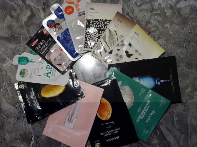 JMsolution Water Luminous Golden Cocoon Mask Black review photo by Aida07
