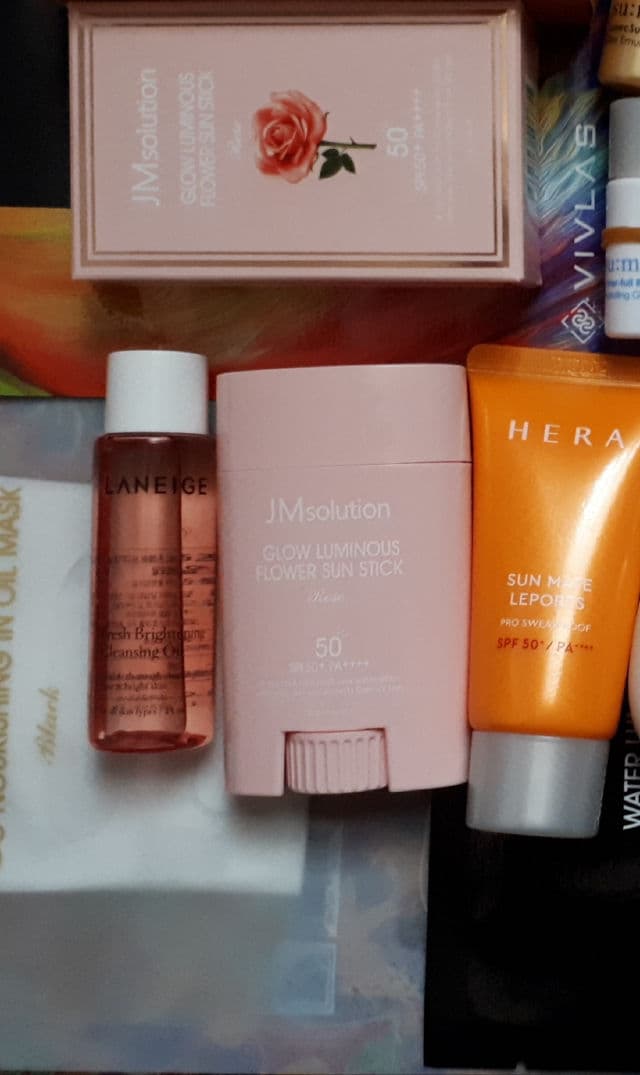 Hera Sun Mate Leports Pro Waterproof SPF50+/PA++++ review photo by Aida07