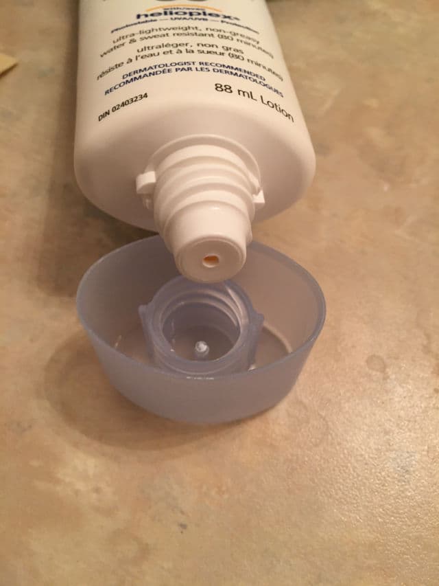 Neutrogena Ultra Sheer Dry-Touch Sunscreen SPF 45 review photo by Pickyplans