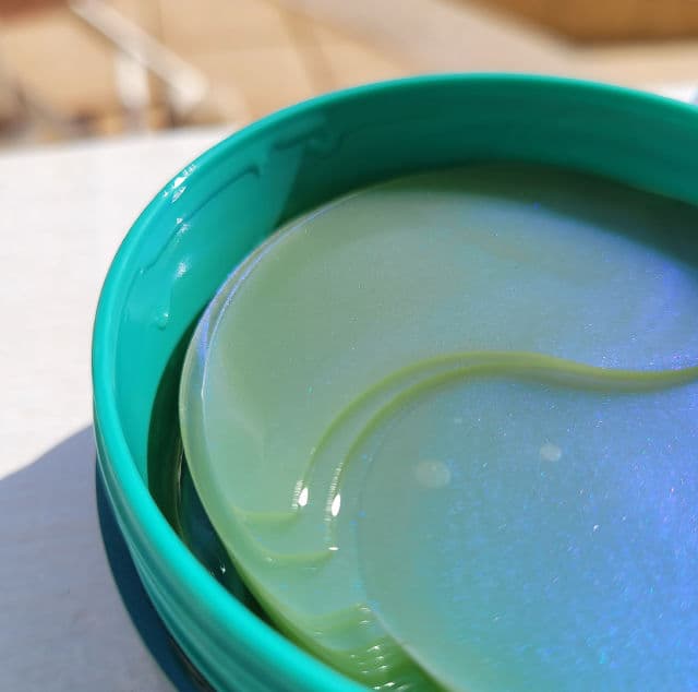 JMsolution Marine Luminous Pearl Deep Moisture Eye Patch review photo by Cosmeticacoreana