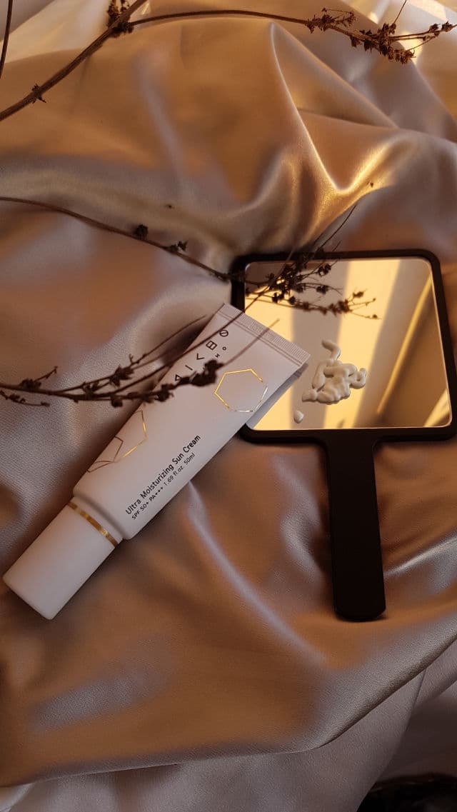 Kicho Ultra Moisturizing Sun Cream SPF 50+ PA+++ review photo by keyroutine