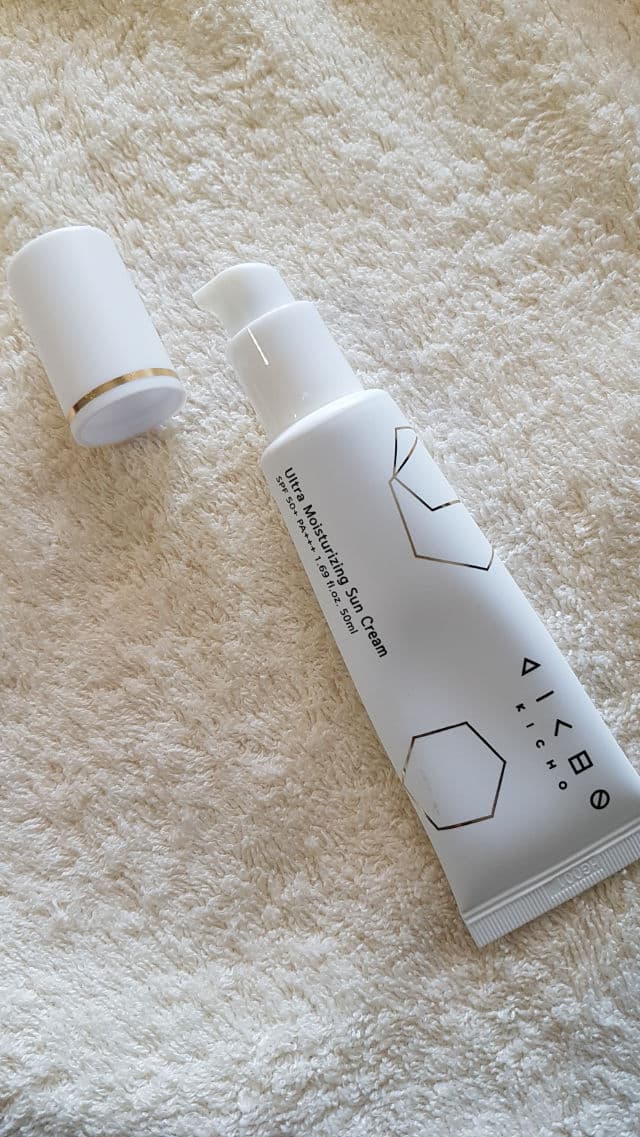 Kicho Ultra Moisturizing Sun Cream SPF 50+ PA+++ review photo by keyroutine