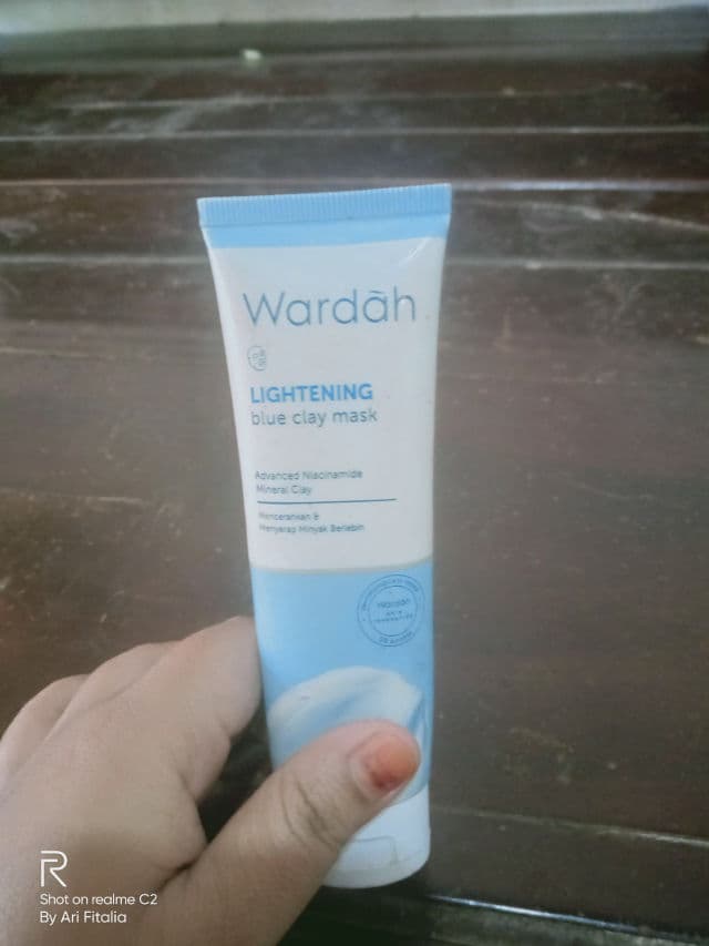 Wardah Lightening Blue Clay Mask review photo by Pickyfitalia