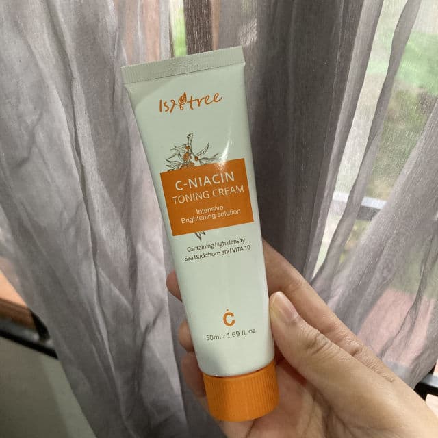 ISNTREE C-Niacin Toning Cream review photo by AiniMentari