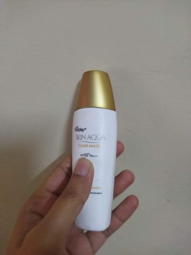 Sunplay Skin Aqua Clear White SPF50+ PA+++ review photo by PickyMed