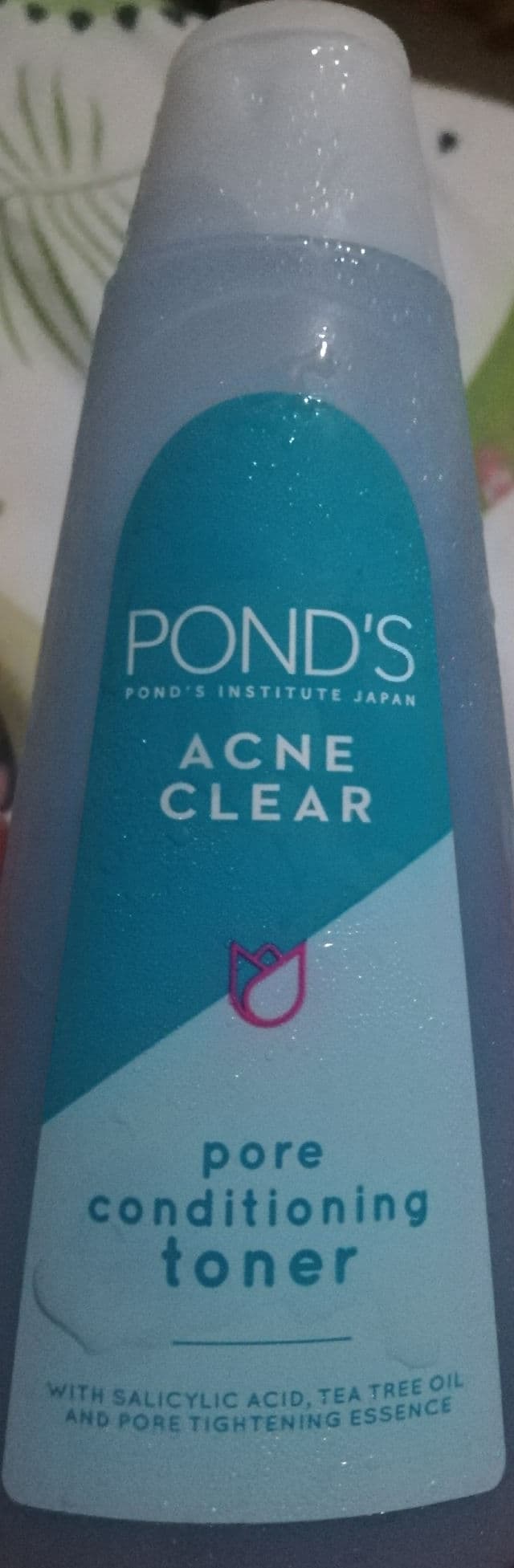 Pond's Acne Clear Pore Conditioning Toner review photo by PickyAddict