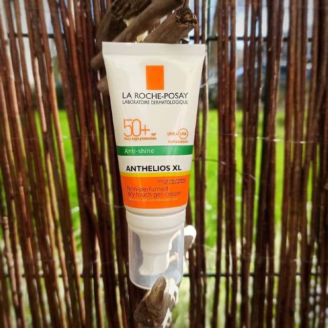 La Roche-Posay Anthelios XL SPF 50+ Tinted Dry Touch Gel-Cream Anti-Shine review photo by PinkRust