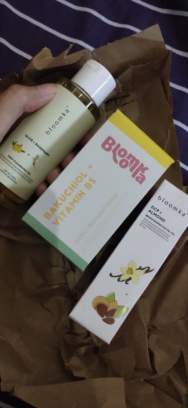Bloomka Bakuchiol+Vitamin B3 Facial Treatment Serum review photo by PutriThasha