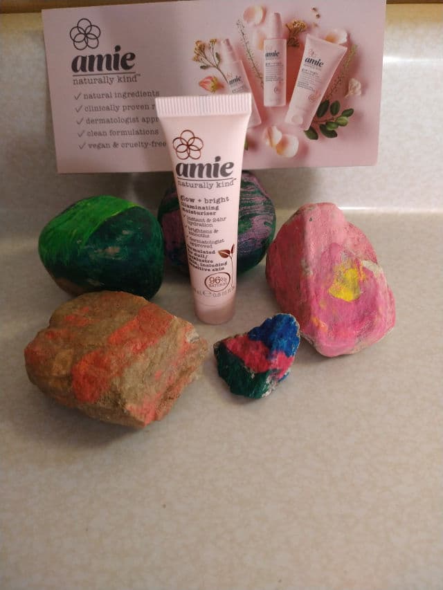 Amie Glow & Bright Illuminating Moisturizer  review photo by ReneeC