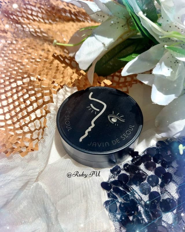 Javin De Seoul 19 Cover Pale review photo by RubyPham