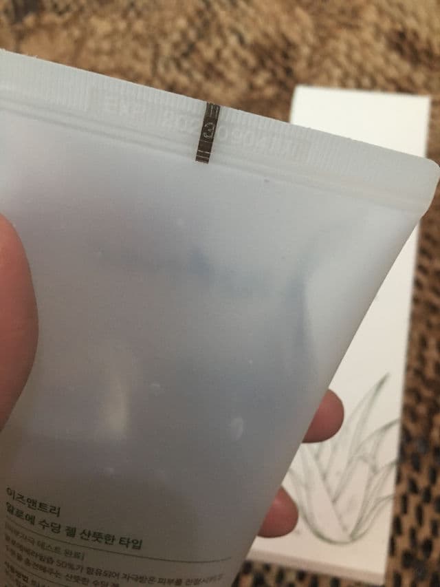 ISNTREE Aloe Soothing Gel Fresh review photo by RurouniNeko