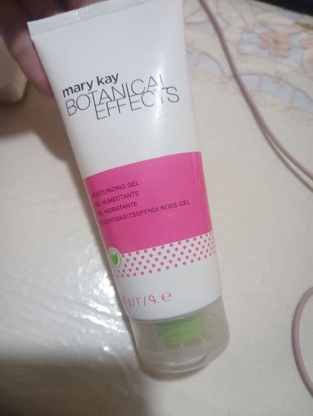 Mary Kay Botanical Effects Moisturizing Gel review photo by SarahiGuillen
