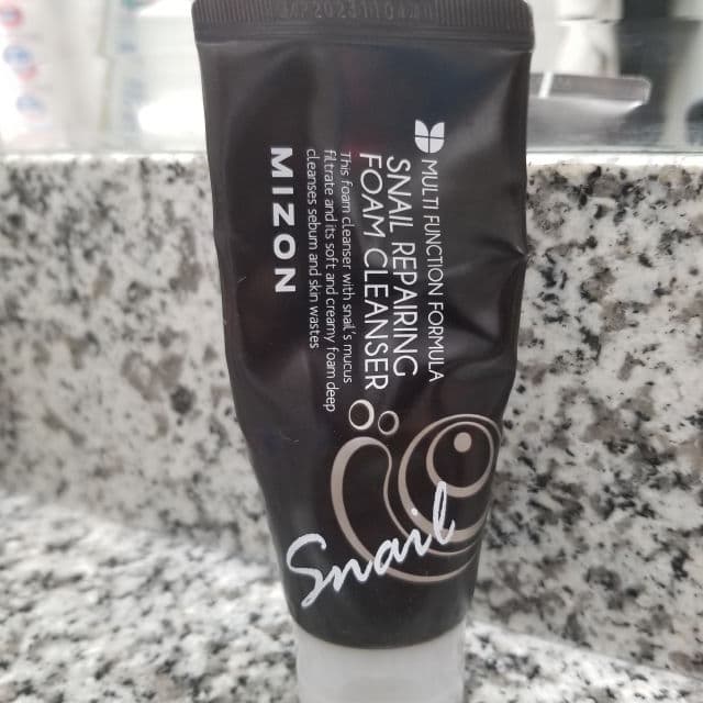 Mizon Snail Repairing Foam Cleanser review photo by Shanchyrhy