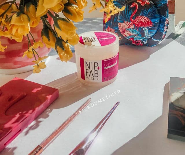 Nip + Fab Teen Skin Fix Salicylic Acid Pads Day review photo by SiAnastasia