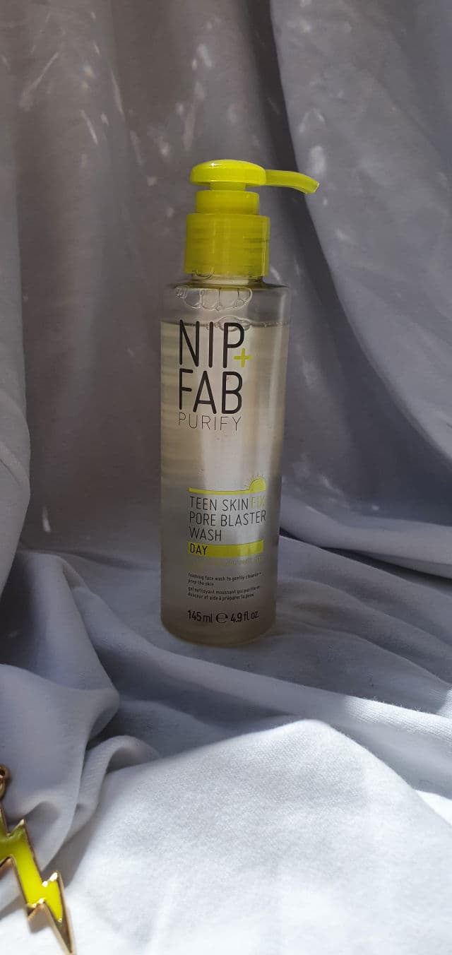 Nip + Fab Teen Skin Fix Pore Blaster Day Wash review photo by SiAnastasia