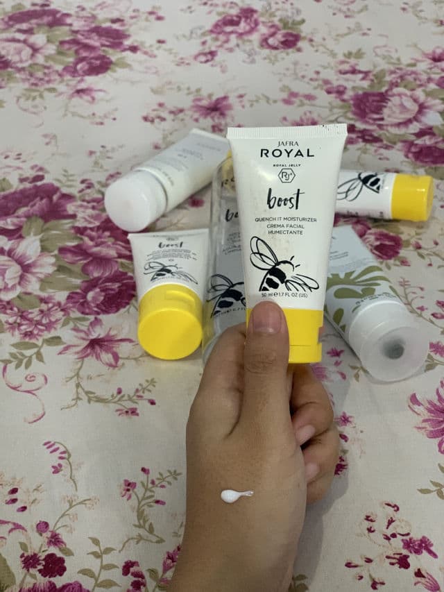 JAFRA Boost Quench It Moisturizer Crema Facial Humectante review photo by Siitha