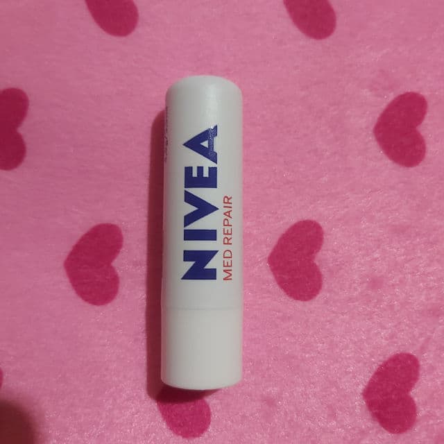 Nivea Soothe & Protect Lip Balm SPF 15  review photo by Simple