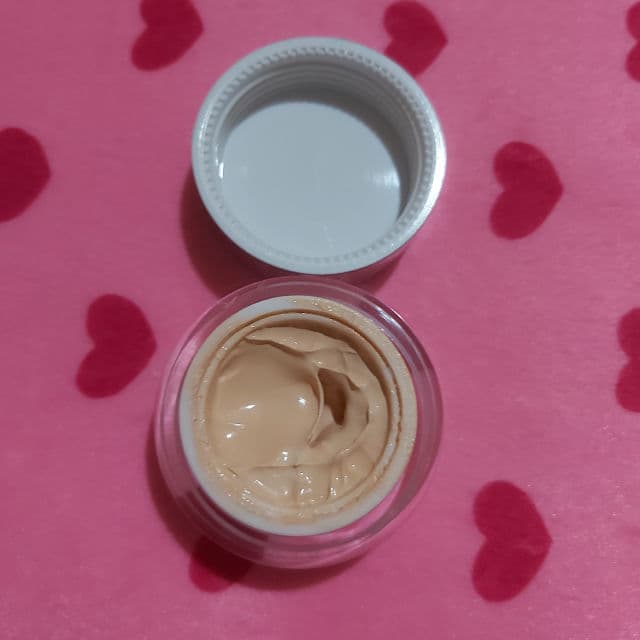 Jellys Pure Face Sunscreen Cream SPF50 review photo by Simple