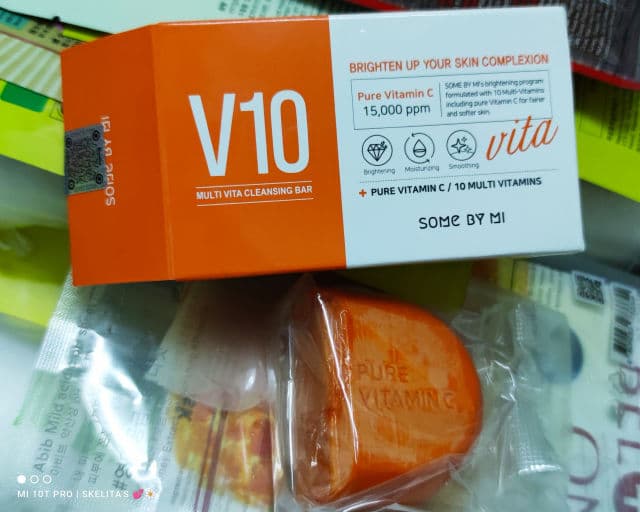 Some By Mi Pure Vitamin C V10 Cleansing Bar review photo by Skinbyrd