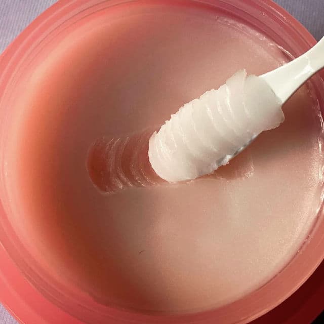 DAYMELLOW Light Clean Pink Balm Cleanser review photo by skinchelinguide