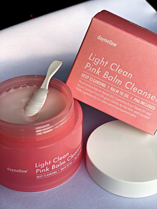DAYMELLOW Light Clean Pink Balm Cleanser review photo by skinchelinguide