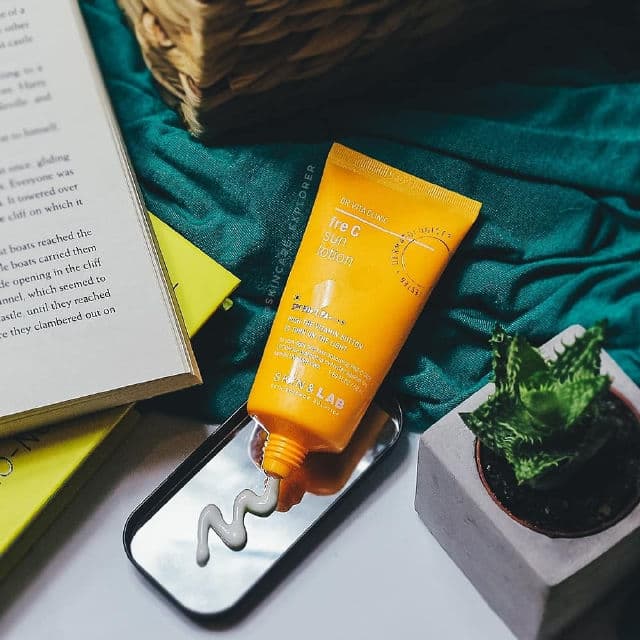 SKIN&LAB [Discontinued] Fre-C Sun Lotion SPF50+ PA ++++ review photo by SkincareExplorer