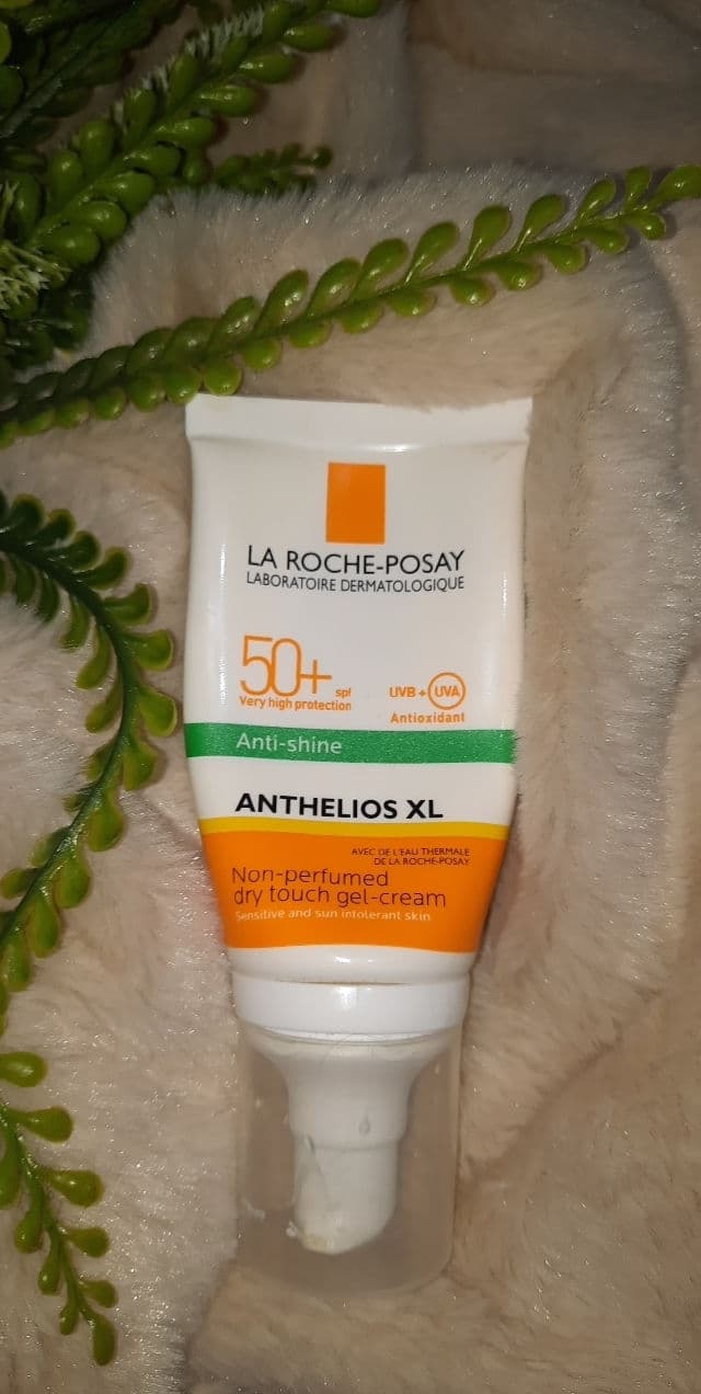 La Roche-Posay Anthelios XL Non-Perfumed Dry Touch Gel Cream SPF50+ review photo by SkincarebyNessa