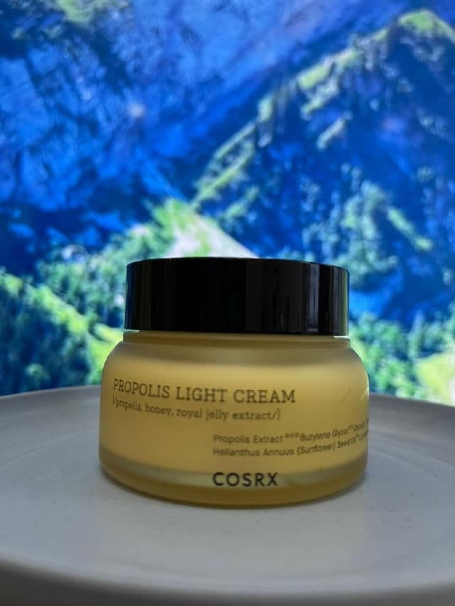 COSRX Full Fit Propolis Light Cream review photo by Skincarelife