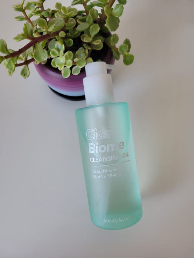 Audrey & Young Cica Microbiome Cleansing Oil review photo by Skincareverse