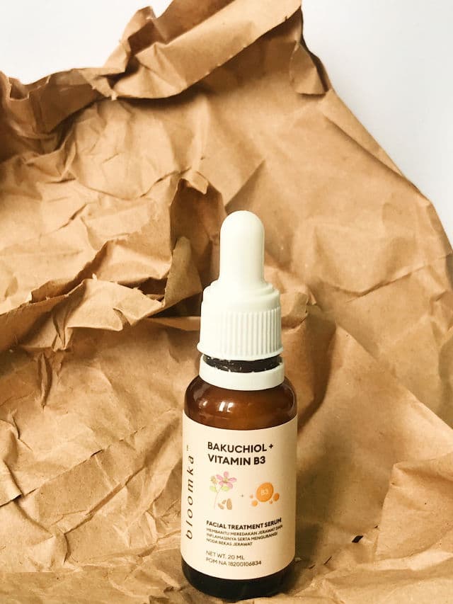 Bloomka Bakuchiol+Vitamin B3 Facial Treatment Serum review photo by Skinprezzi