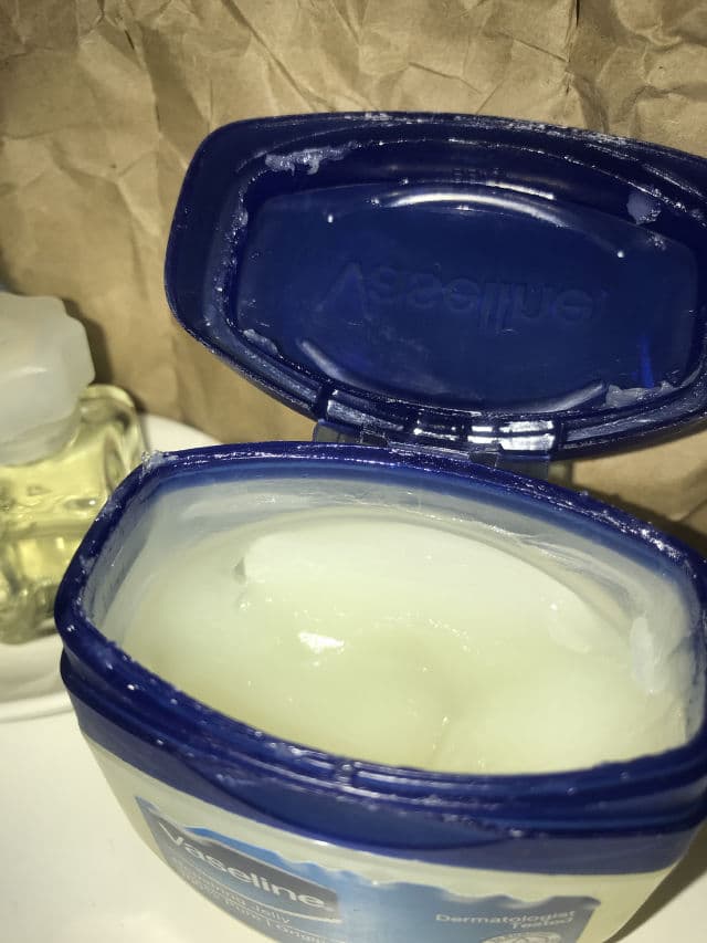 Vaseline Petroleum Jelly Original review photo by Skinprezzi