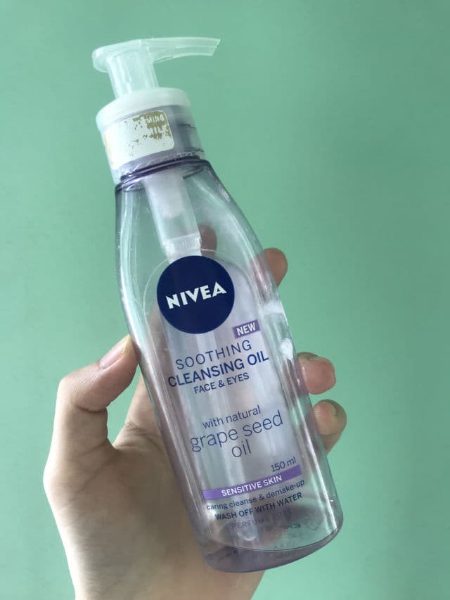 Nivea Soothing Cleansing Oil for Sensitive Skin review photo by Skinprezzi
