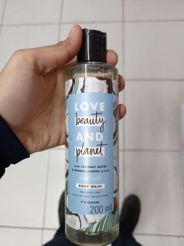 Love Beauty and Planet Body Wash - Coconut Water and Mimosa Flower review photo by Smoothie
