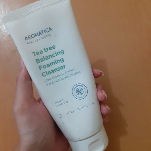 Aromatica Tea Tree Balancing Foaming Cleanser review photo by Snowwy