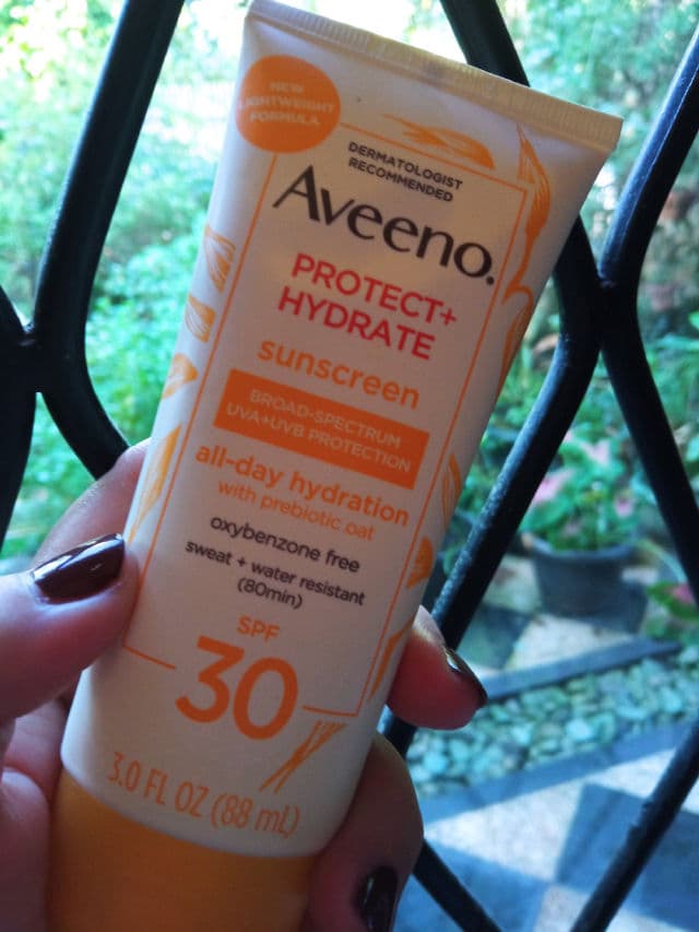 Aveeno Protect + Hydrate Lotion Sunscreen with Broad Spectrum SPF 30 review photo by Smoothie