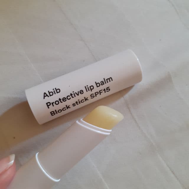 Abib Protective Lip Balm Block Stick SPF15 review photo by Suriskinsdiary