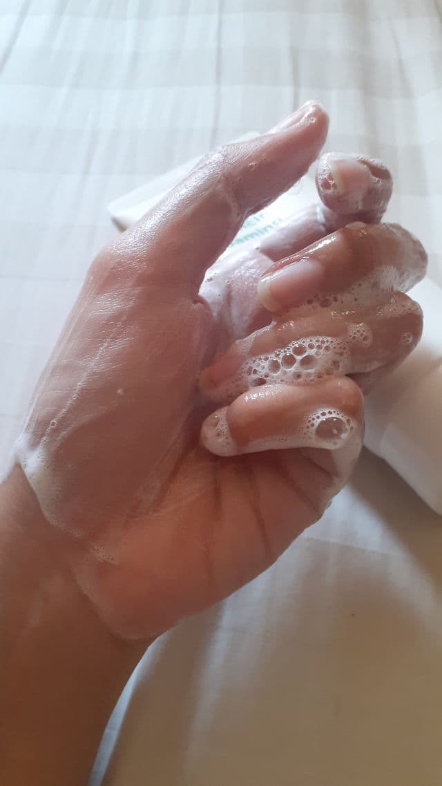 Aromatica Tea Tree Balancing Foaming Cleanser review photo by Suriskinsdiary