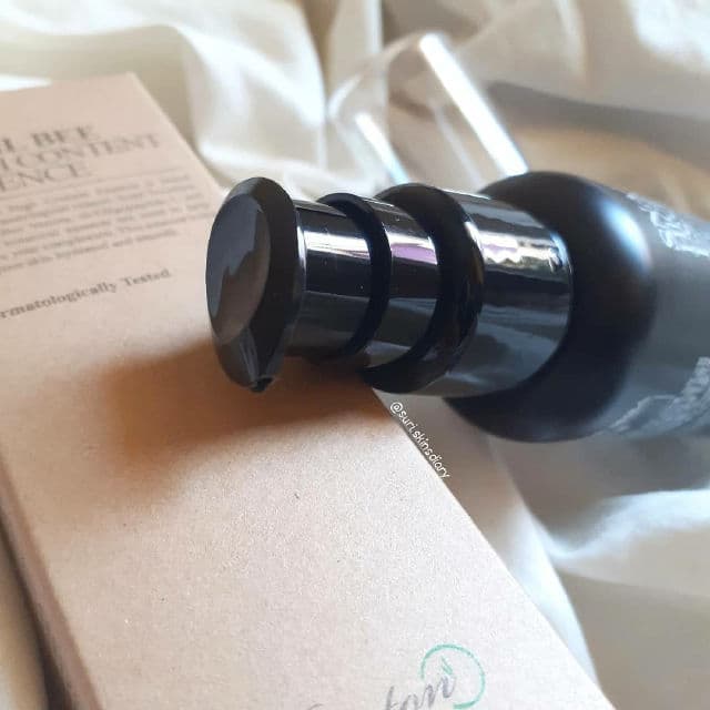 BENTON Snail Bee High Content Essence review photo by Suriskinsdiary