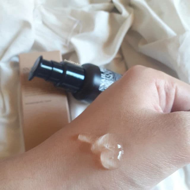 BENTON Snail Bee High Content Essence review photo by Suriskinsdiary