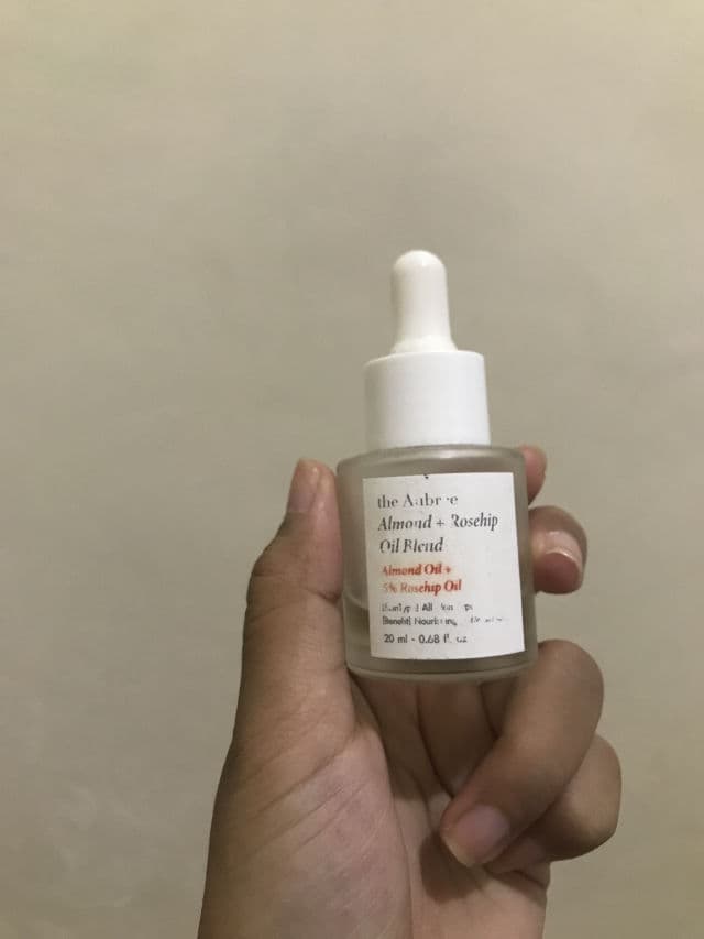 the Aubree Almond & Rosehip Oil Blend review photo by Syafaat