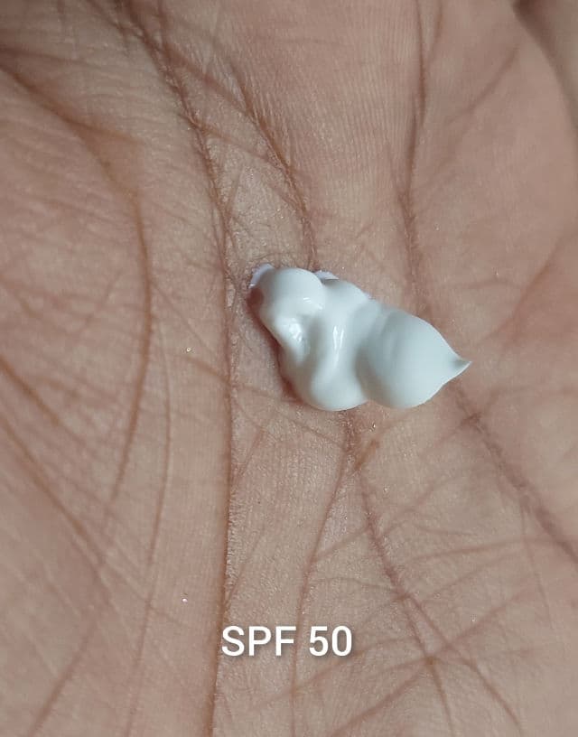 Minimalist Multi-Vitamin SPF 50 review photo by Tapaswini
