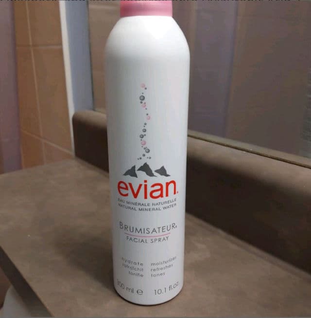 Evian Spray Brumisateur Natural Mineral Water review photo by TheLittleChikk