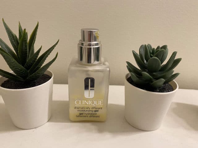 Clinique Dramatically Different Moisturizing Gel review photo by Tinaghabrial1990