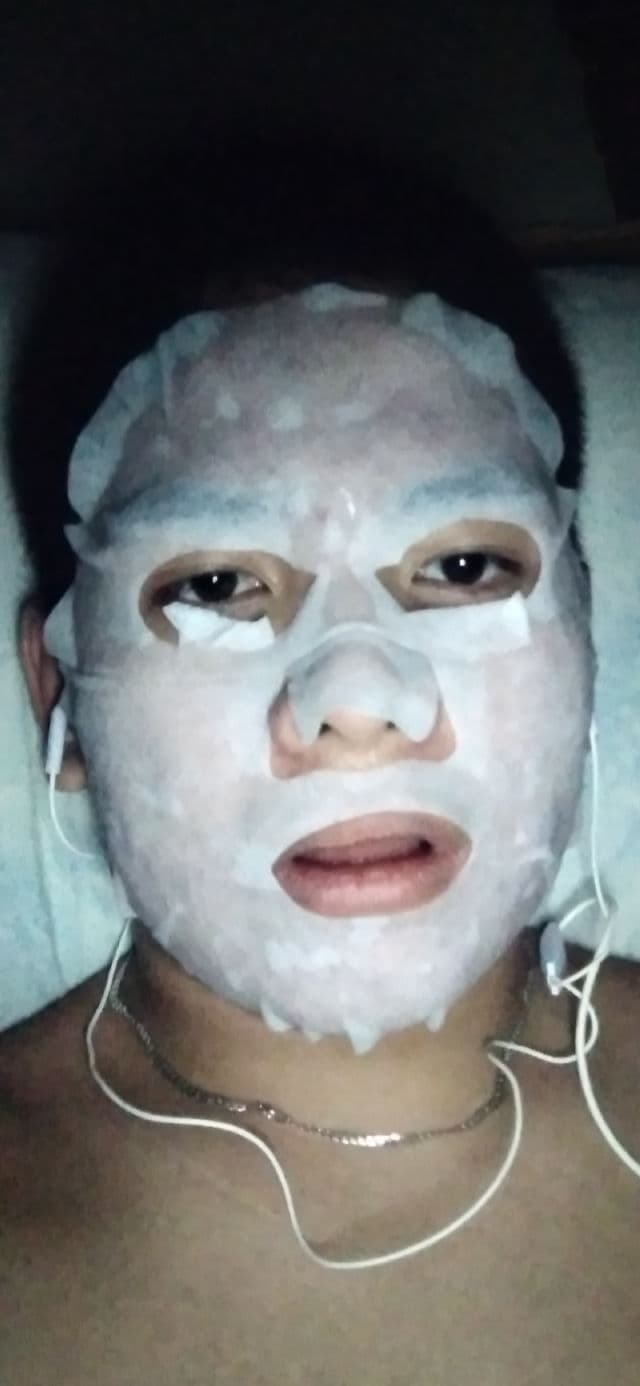 Garnier SkinActive Moisture Bomb Sheet Mask review photo by Tolits