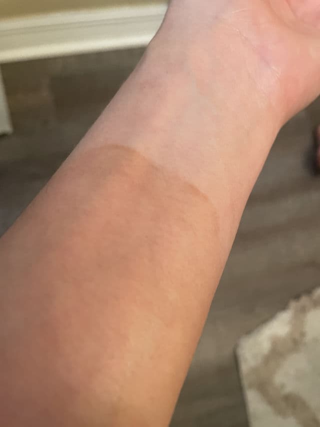 Isle of Paradise Hyglo Hyaluronic Self-Tan Serum Face review photo by TouchedbyKasandra