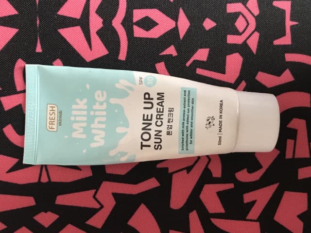 Fresh Skinlab Milk White Tone Up Sun Cream SPF30 review photo by Skincarebuddy07