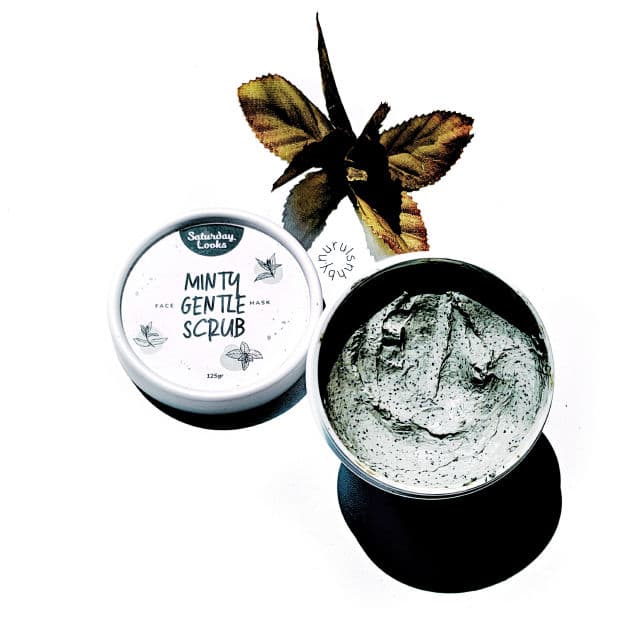 Saturday Looks Minty Gentle Scrub Face Mask review photo by Updateskincare