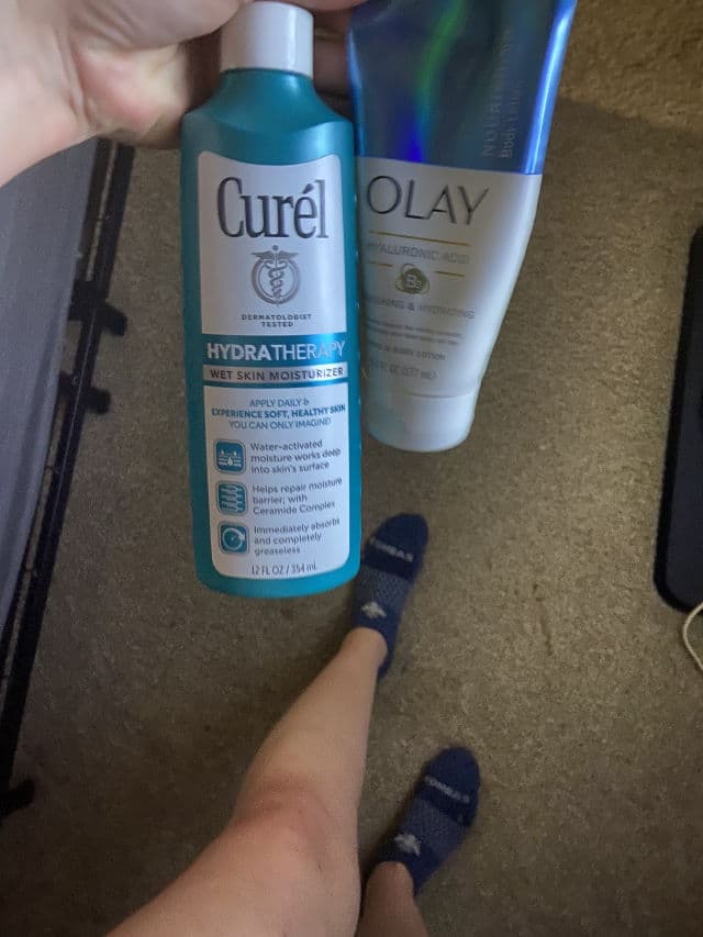 Curel Hydra Therapy Wet Skin Moisturizer review photo by UrEstyChelseyXOXO