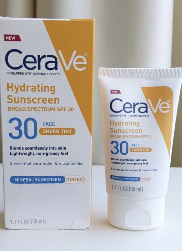 CeraVe Hydrating Sunscreen Broad Spectrum SPF 30 Face Sheer Tint review photo by VanessaBarazarte